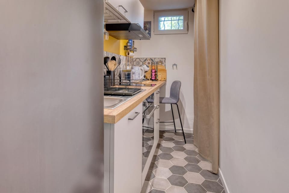 Kitchen or kitchenette, Living room