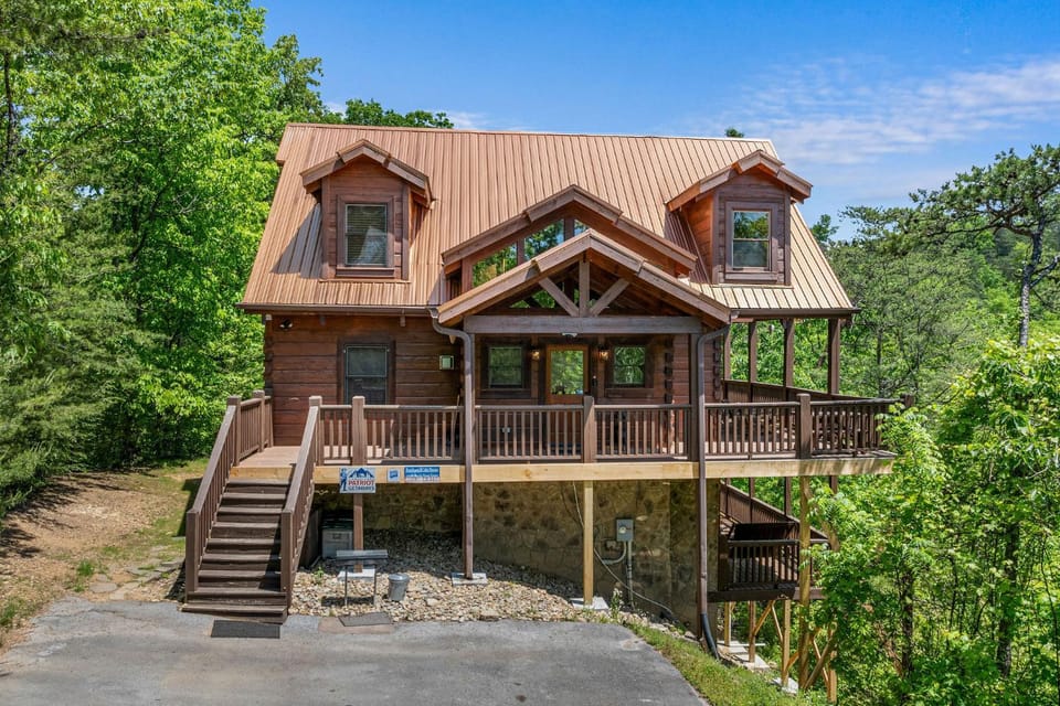 Moonbeams & Cabin Dreams by American Patriot Getaways Cabin in Sevier County