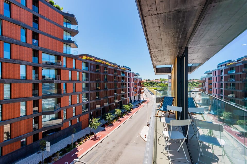 City view, Street view