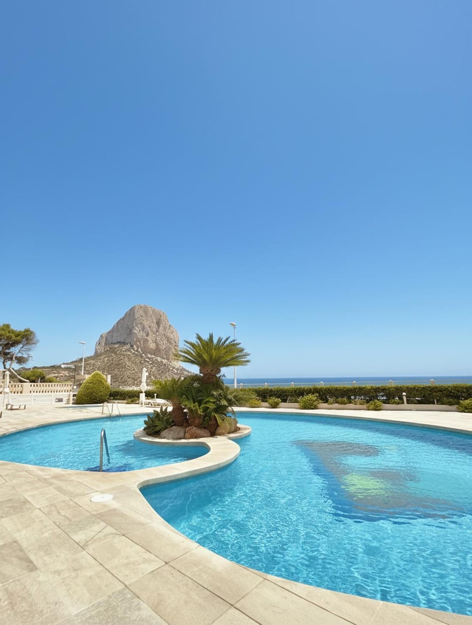 Nearby landmark, Day, Sea view, Swimming pool