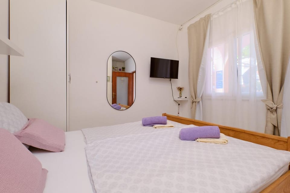 Apartment Jadranka cozy terrace retreat, Mali Lošinj Apartment in Mali Losinj