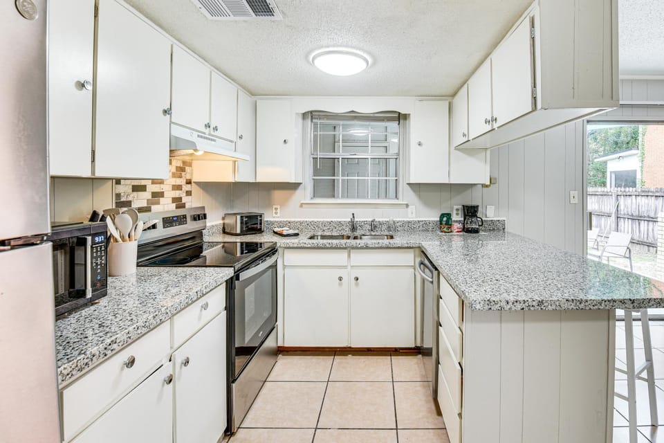 2 Mi to Garniers Beach Park: Pet-Friendly FWB Home House in Wright