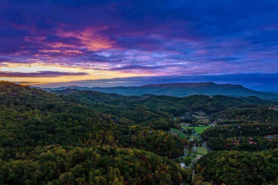 Morning Wood by American Patriot Getaways House in Sevier County