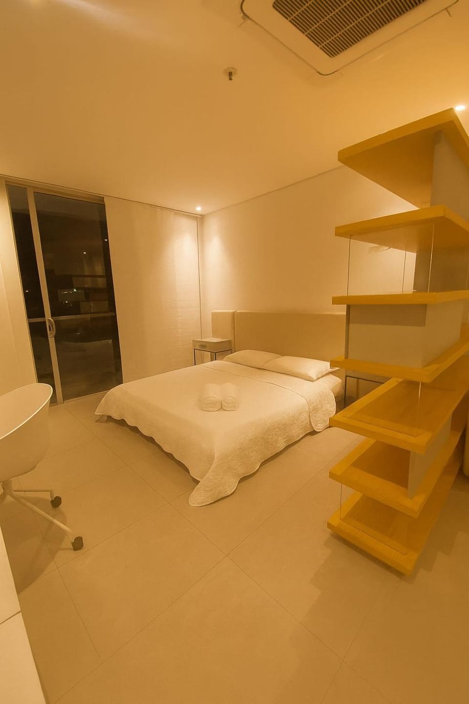 Bed, Photo of the whole room