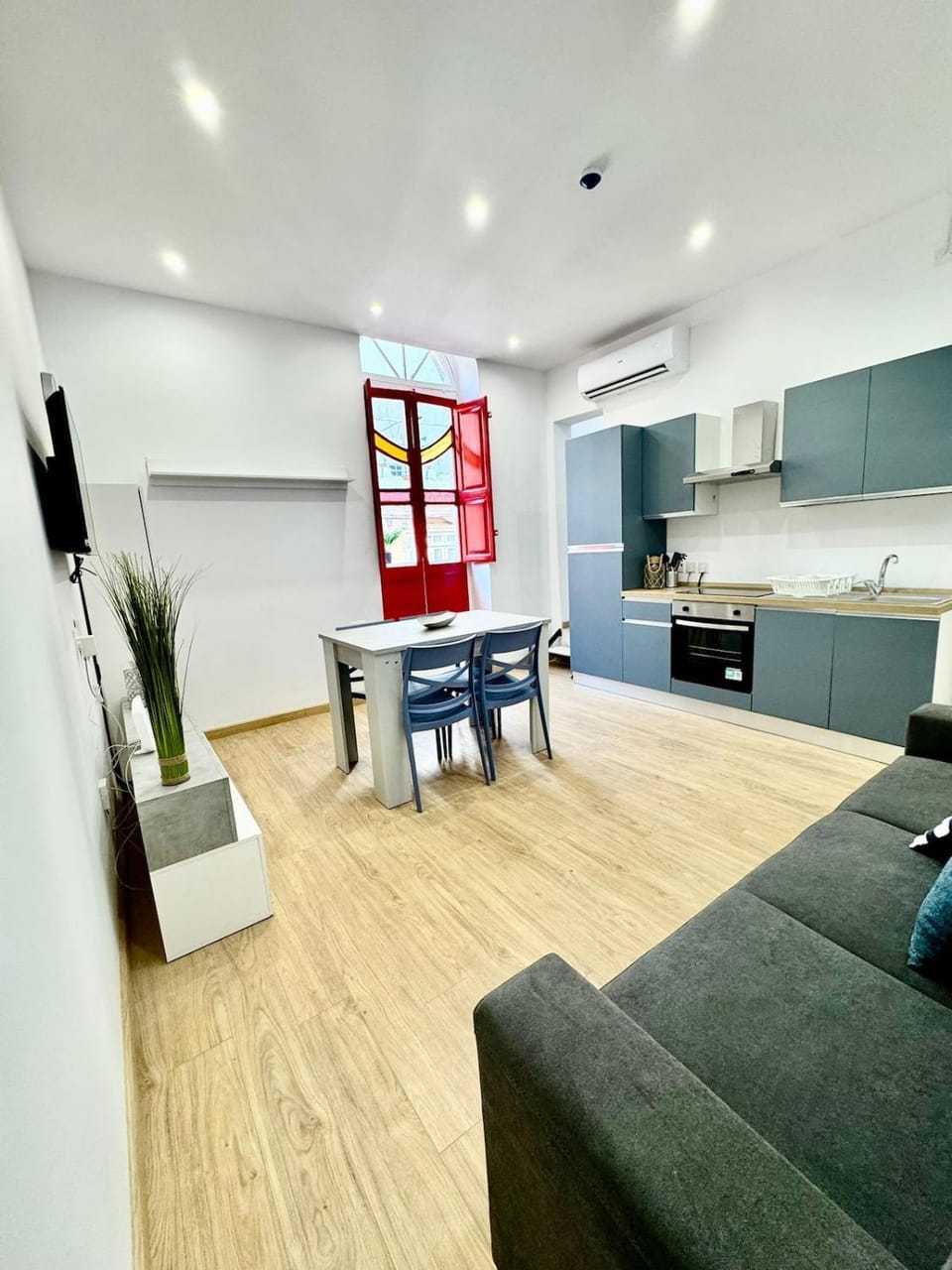 Kitchen or kitchenette, Living room, Dining area, stove