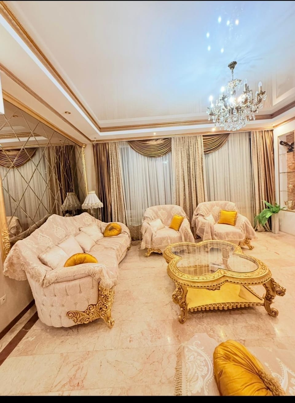 Living room, Seating area