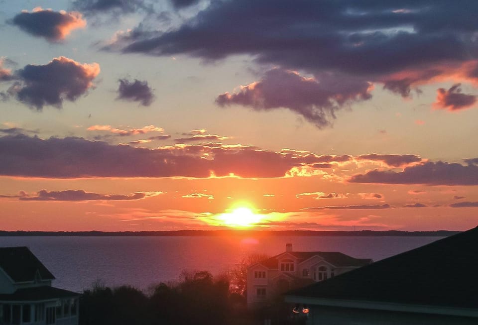De-Duck-Tible - Duck, Carolina Dunes, Ocean and Sound Views, 300 Yds to Beach, Flex Stays House in Duck