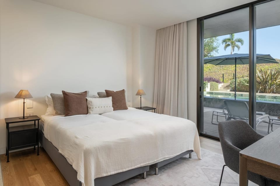 Bed, Bedroom