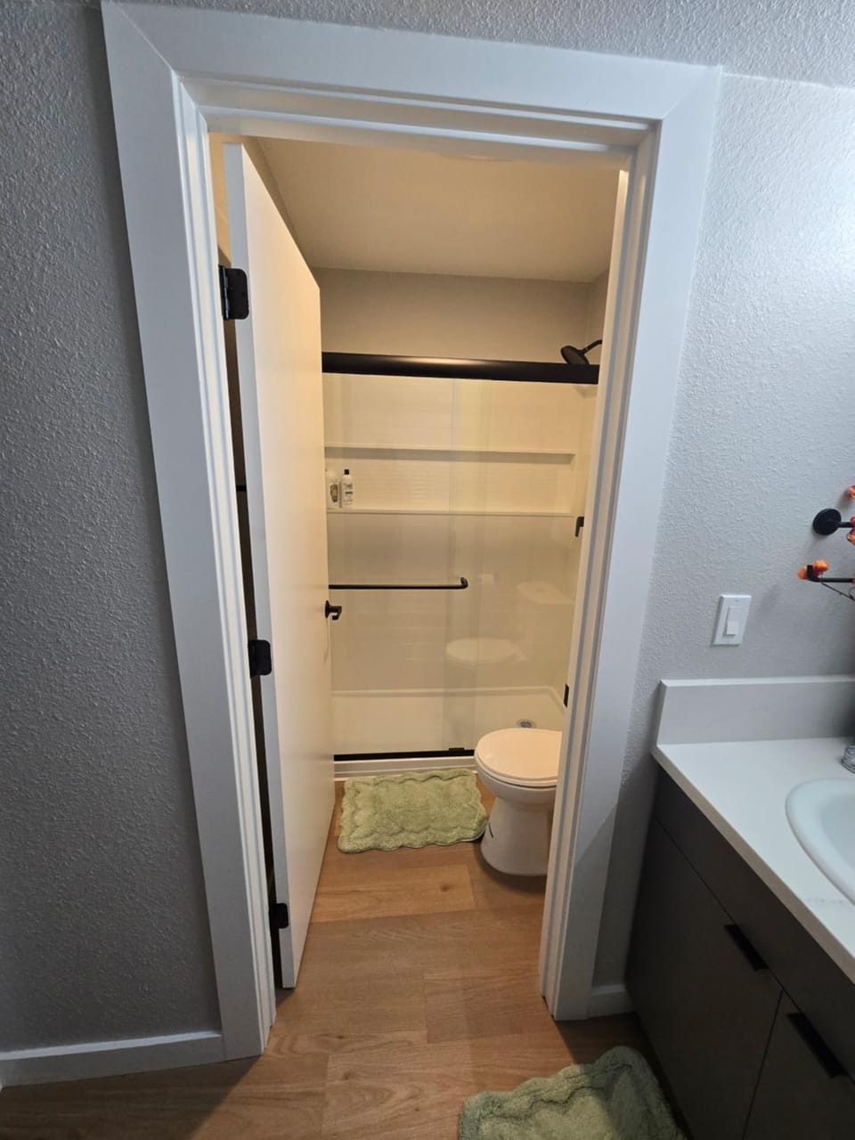 Close to Disneyland near the Beach and Close to the Airport Apartment in Costa Mesa