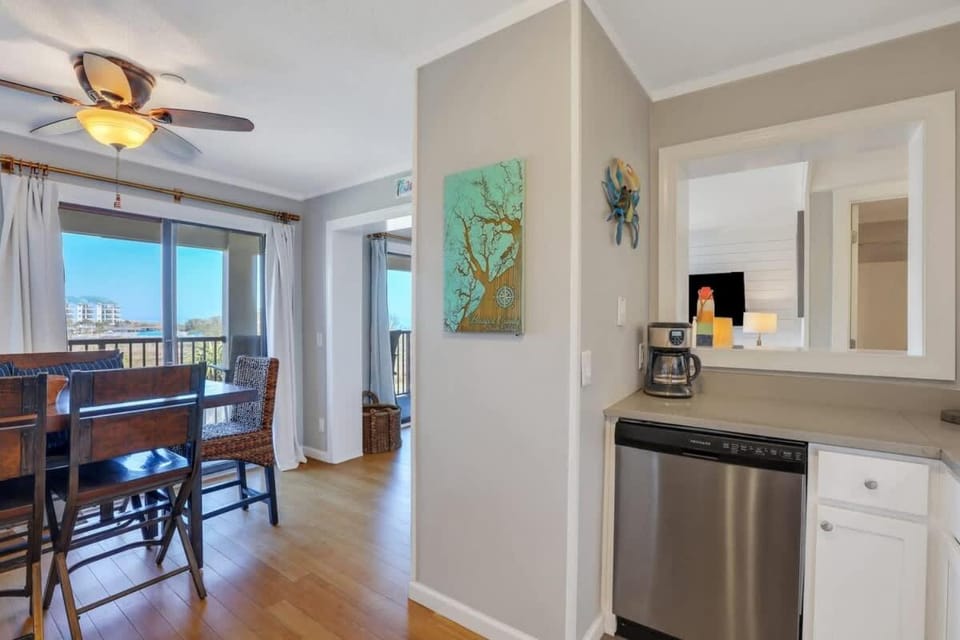 Admiral's Row 320 - Oceanview & Resort Pool House in Hilton Head Island