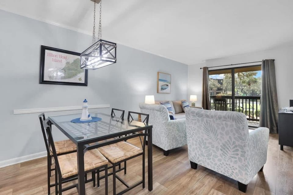 Tennis Villa D2 2BR Walk to Beach & Pool House in Hilton Head Island