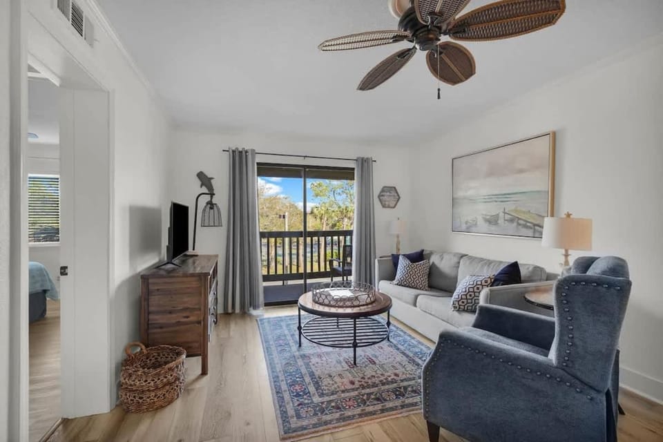 Tennis Villa C14 - Easy Walk to the Beach! House in Hilton Head Island