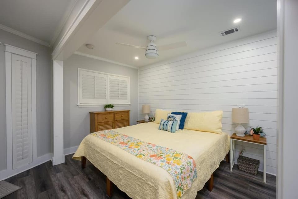 OV C125 Steps to Beach and Pool House in Hilton Head Island