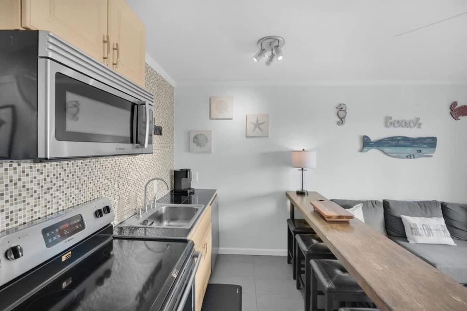 Ocean Villa A205 - Romantic Beachfront Getaway House in Hilton Head Island
