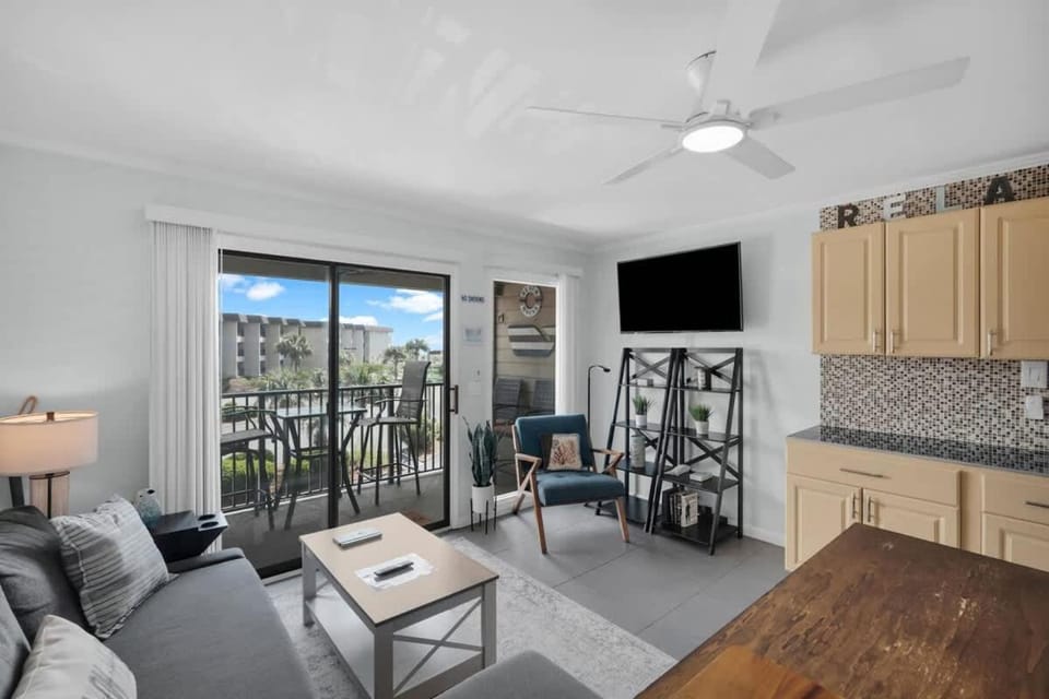 Ocean Villa A205 - Romantic Beachfront Getaway House in Hilton Head Island