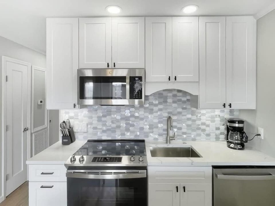 Ocean Villa A204 - Newly Updated with Ocean Views House in Hilton Head Island