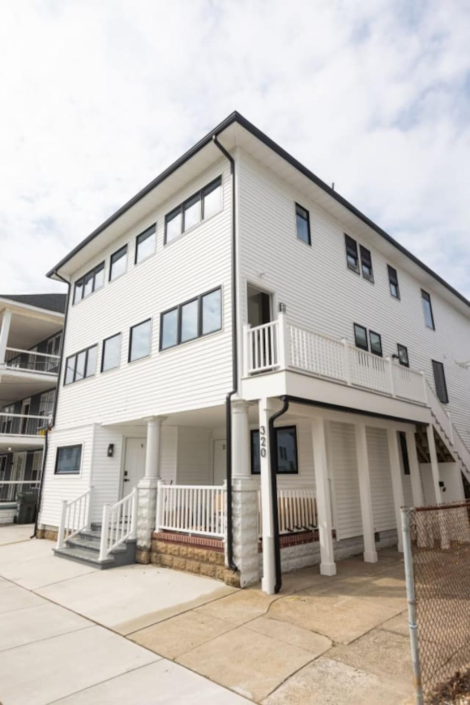 Amazing all new 1fl condo Steps to The Beach Apartment in Wildwood