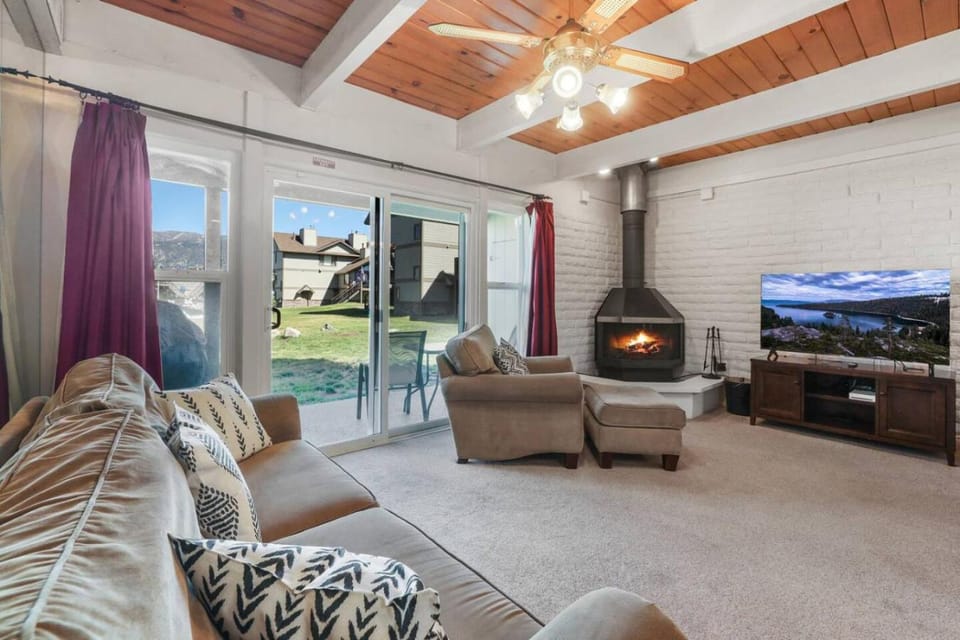 Tahoe Keys Townie - HOA Beach, Pool & More! House in South Lake Tahoe