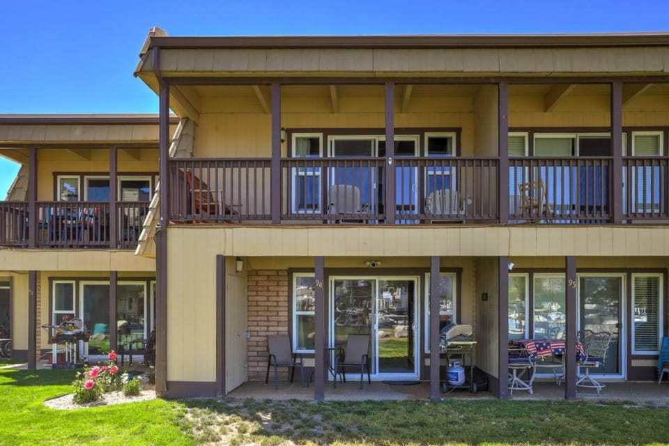 Tahoe Keys Townie - HOA Beach, Pool & More! House in South Lake Tahoe