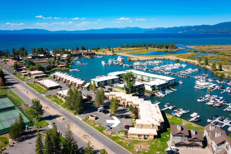Tahoe Keys Townie - HOA Beach, Pool & More! House in South Lake Tahoe