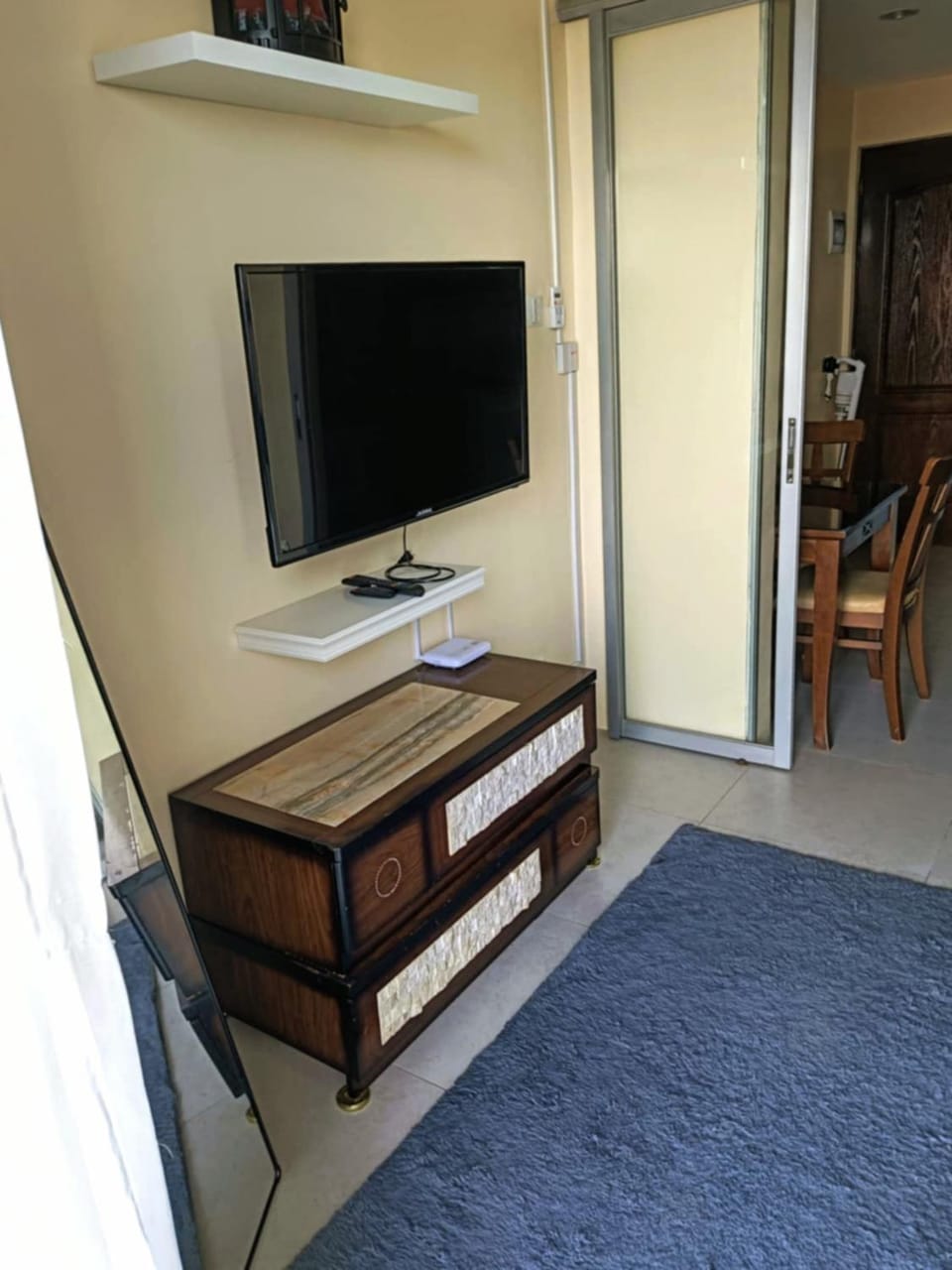 Communal lounge/ TV room, TV and multimedia, Living room, Seating area, Evening entertainment