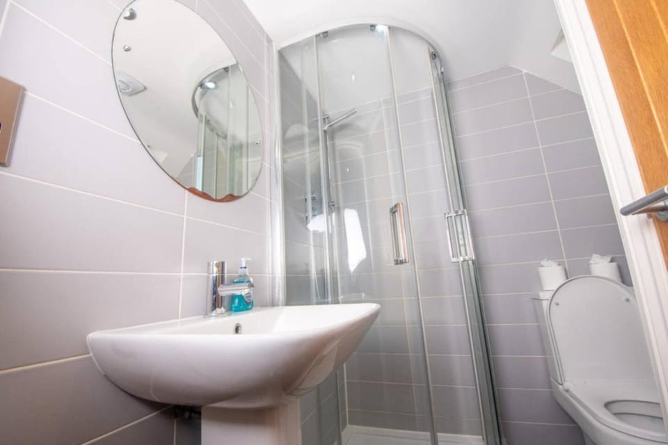 Shower, Toilet, Bathroom