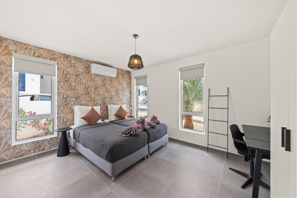 Bed, Photo of the whole room, Bedroom, air conditioner