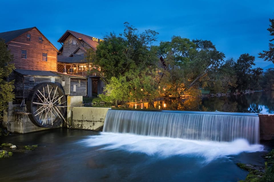 Mountain Splendor by American Patriot Getaways House in Sevierville