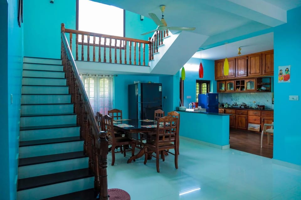 Kitchen or kitchenette, Seating area, kitchen