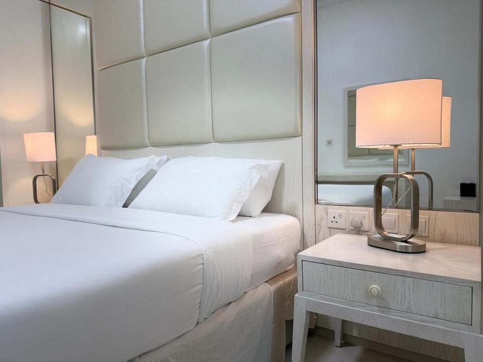 ASHRI Luxury apt Steps to Dubai Mall & Burj Khalifa Apartment in Dubai