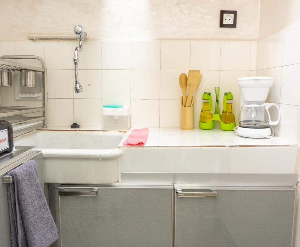 Kitchen or kitchenette, towels