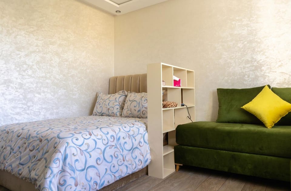Bed, Seating area, Bedroom