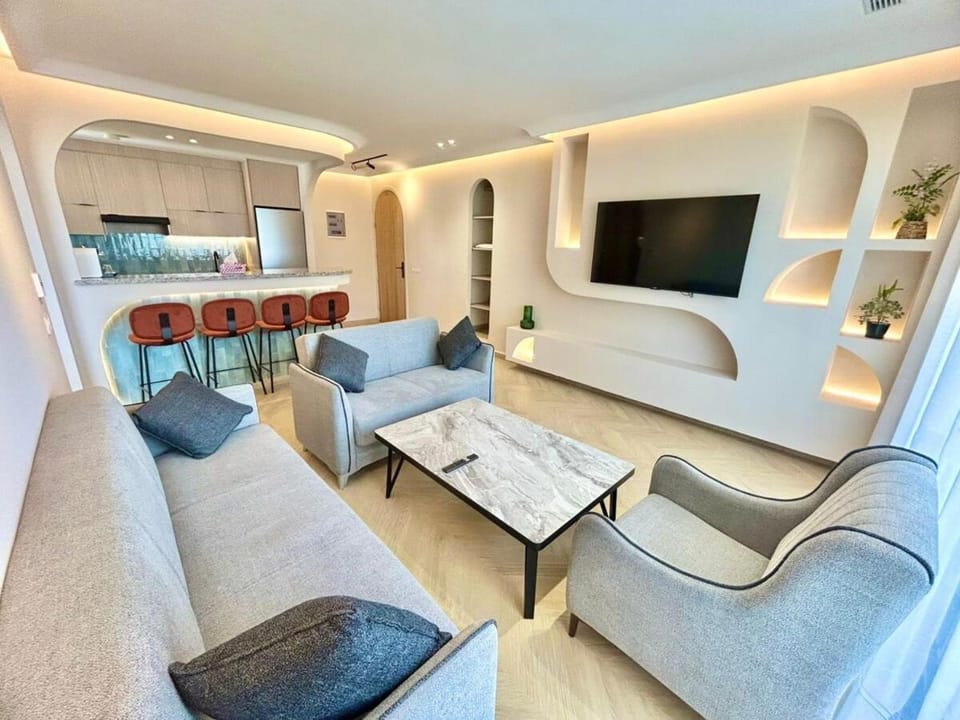 Communal lounge/ TV room, TV and multimedia, Living room, Seating area