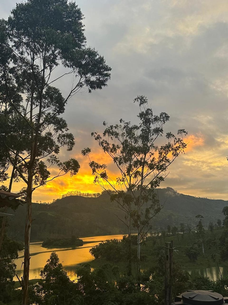 Golden Waters Stay & Dine Nature lodge in Central Province