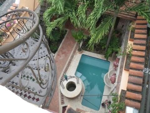 Swimming pool