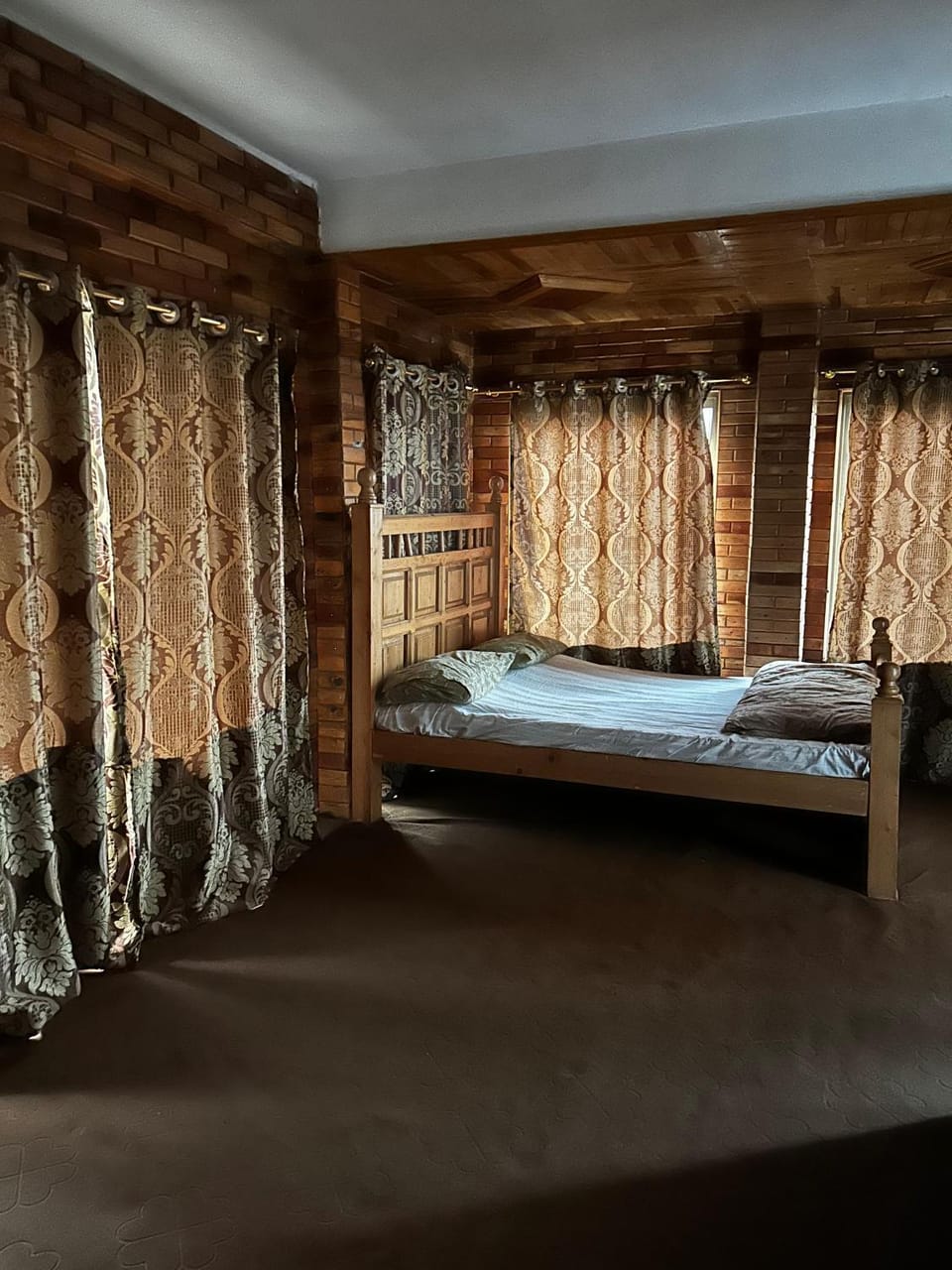 Pinesines Funduq Apartment in Punjab