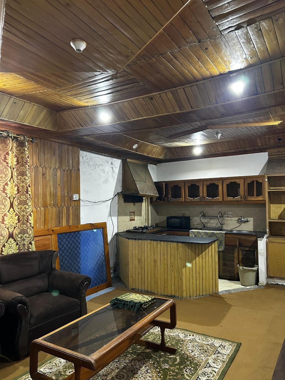 Pinesines Funduq Apartment in Punjab