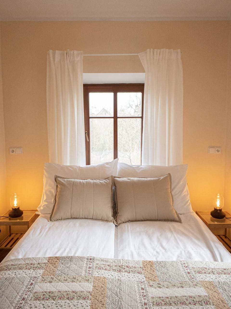 Bed, Bedroom