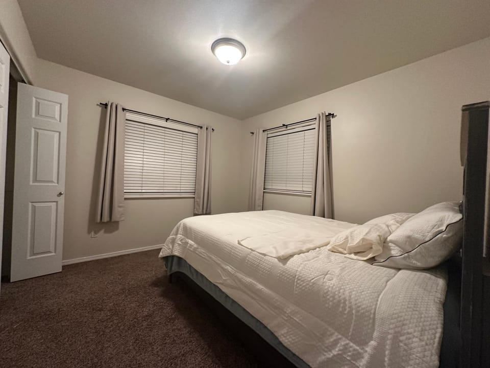 Eagle River Grand Suites House in Eagle River