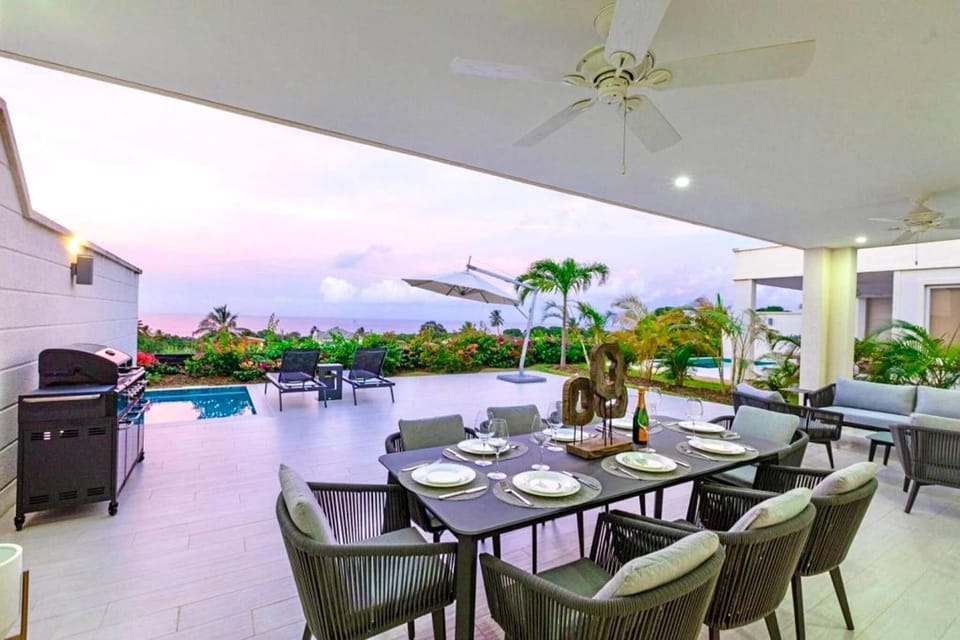Communal lounge/ TV room, Balcony/Terrace, Dining area