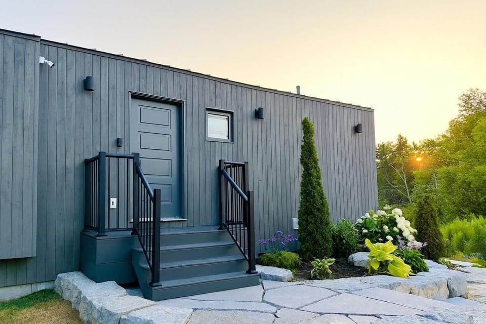 Property building, Day, Garden