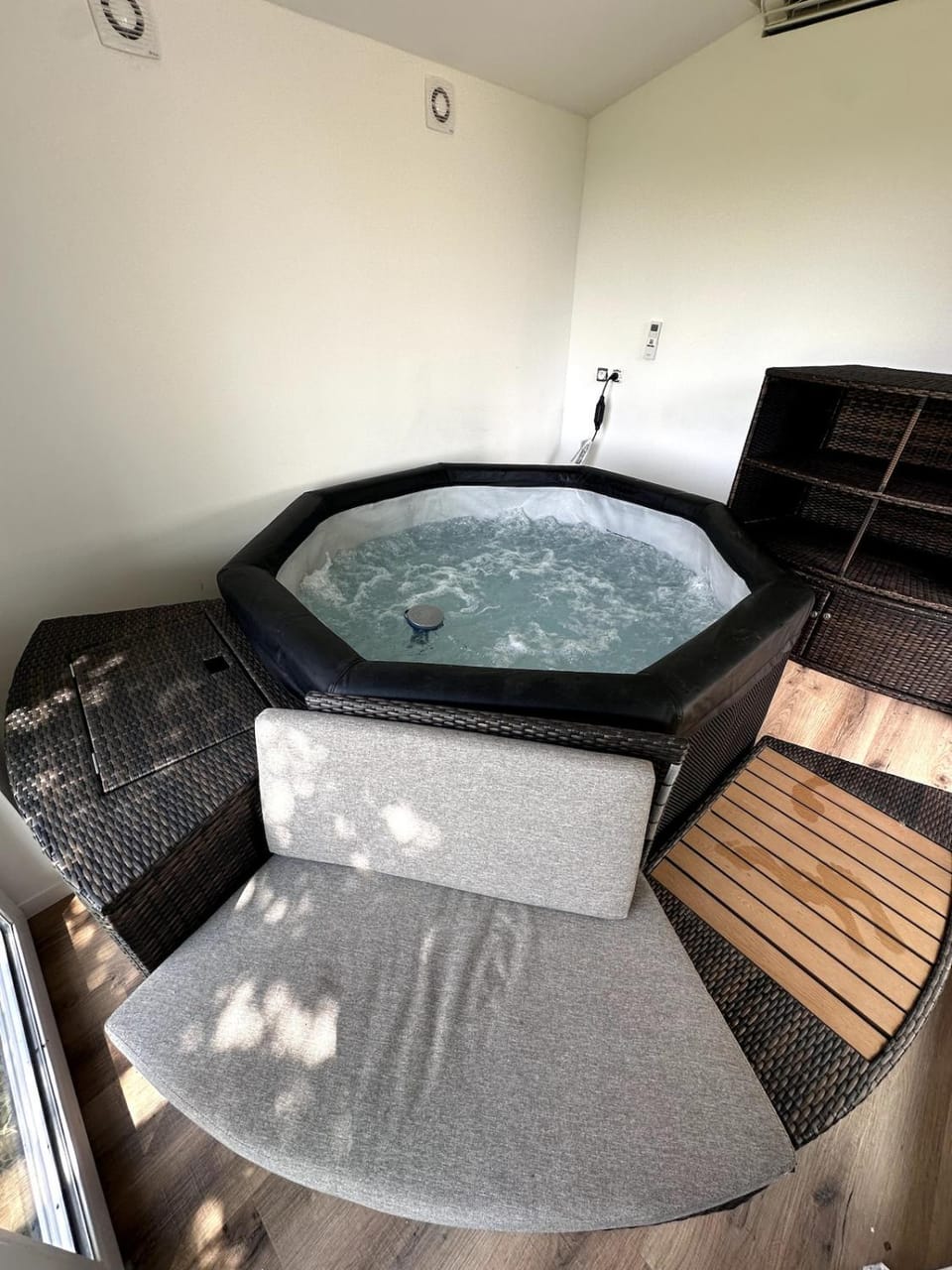 Hot Tub, Spa and wellness centre/facilities