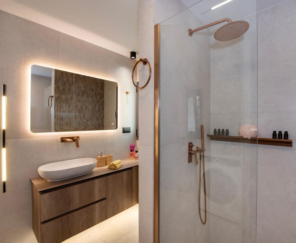 Shower, Bathroom, towels