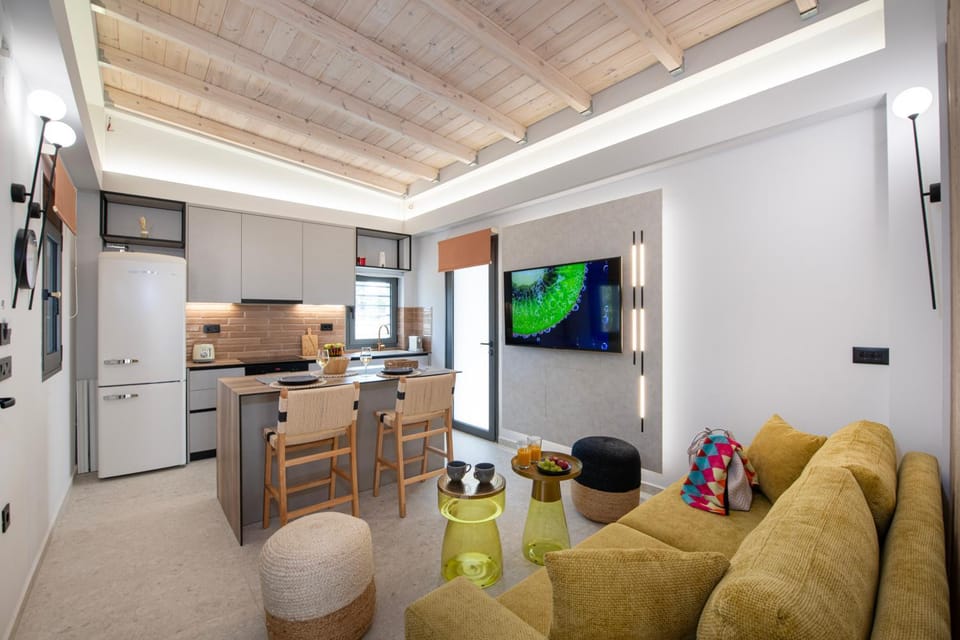 Kitchen or kitchenette, Living room