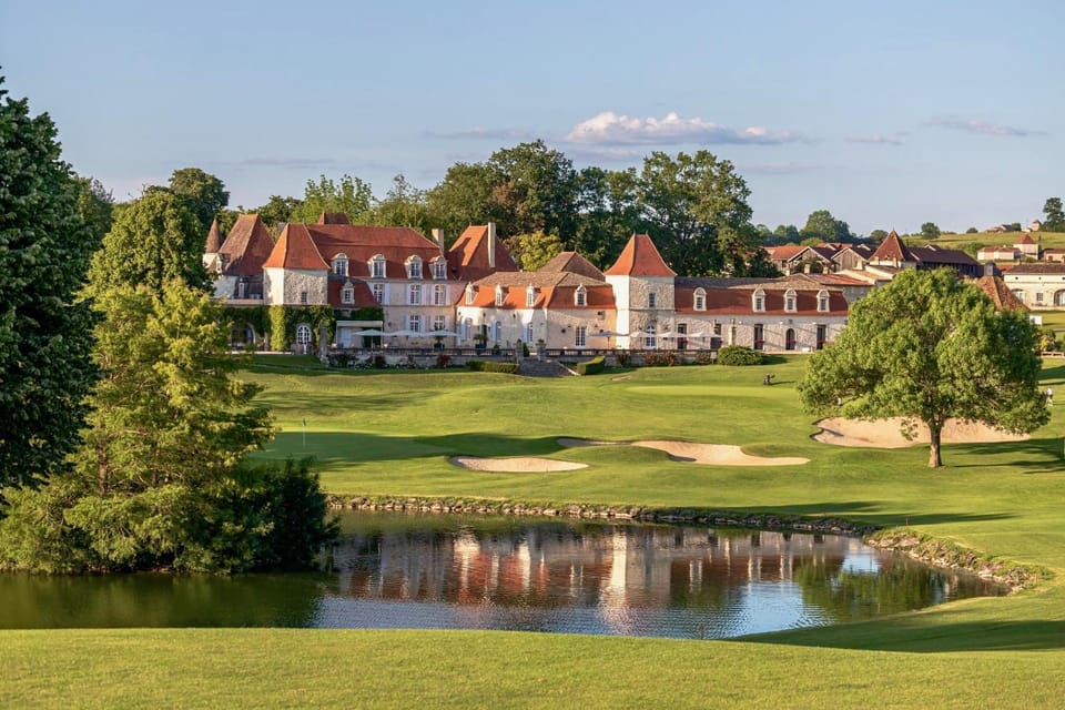Nearby landmark, Restaurant/places to eat, Golfcourse, Spa and wellness centre/facilities