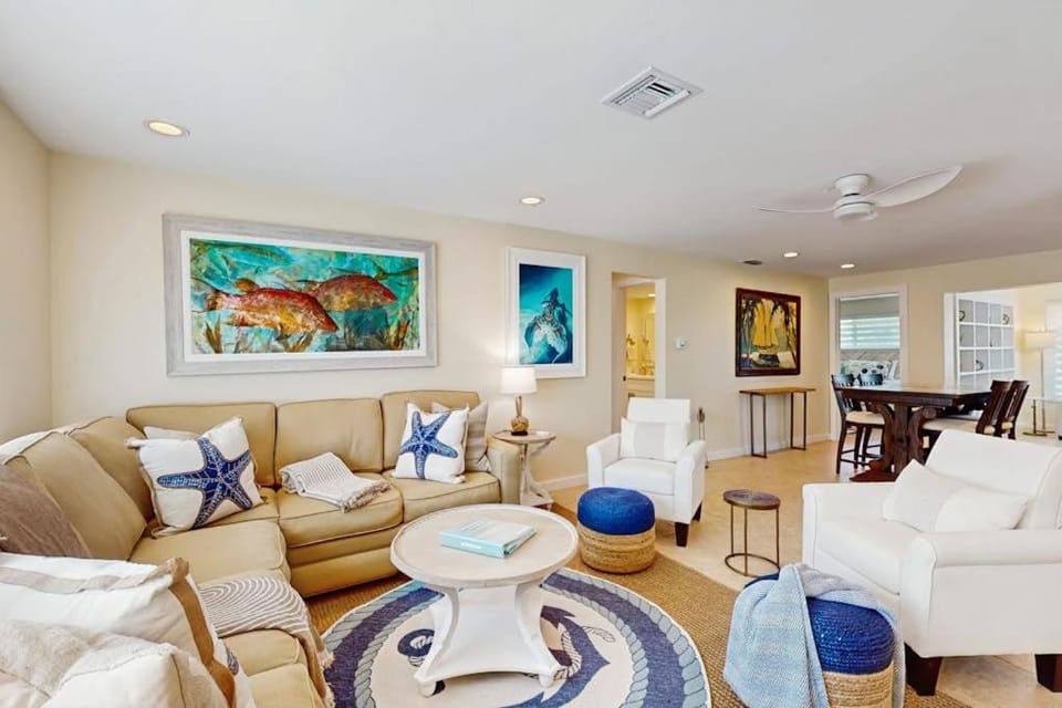 Salty Salutations House in Bokeelia