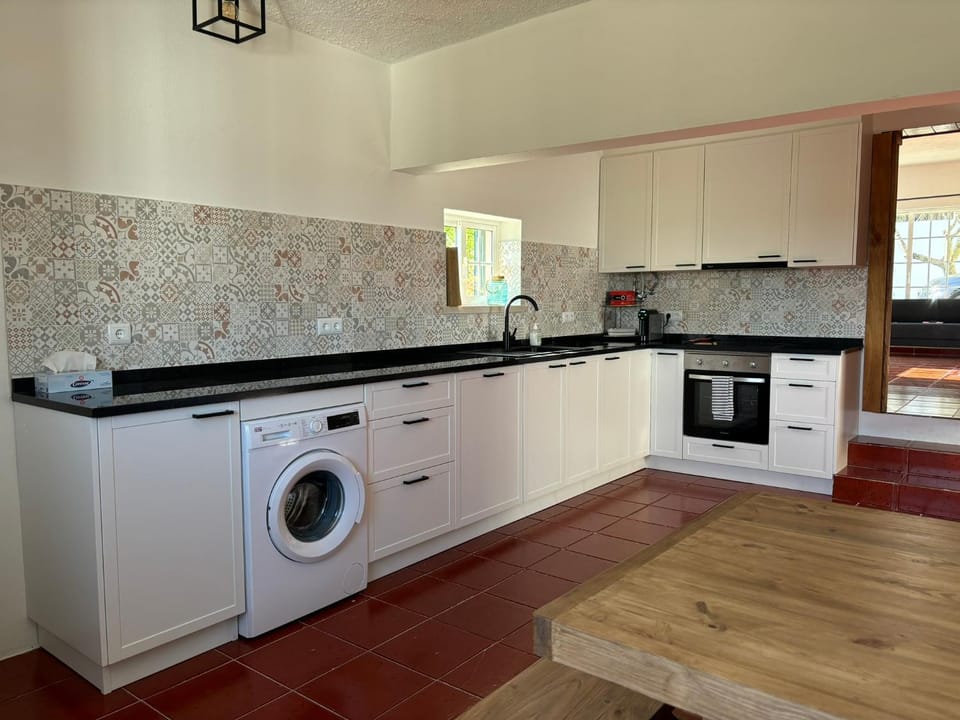 dishwasher, oven, washing machine, kitchen