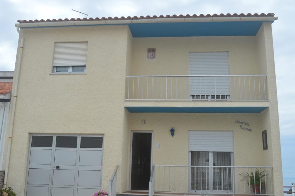Holidays 71 Bed and Breakfast in Nazaré