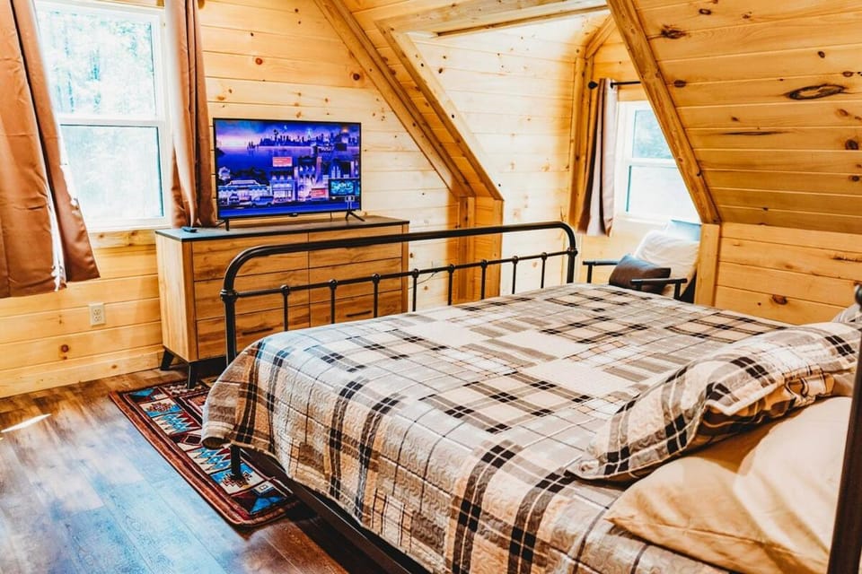 Creekside Cabin Cabin in Sevier County