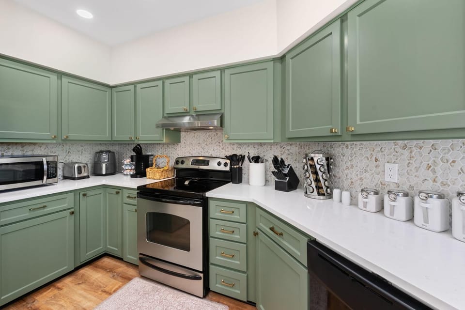 Kitchen or kitchenette, kitchen